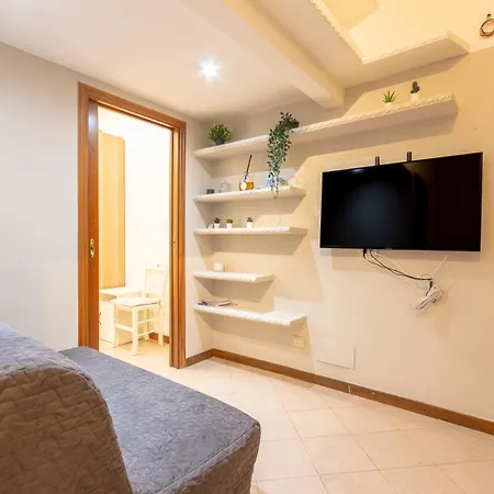 アパート Modern Loft In Near Metro And San Siro ミラノ